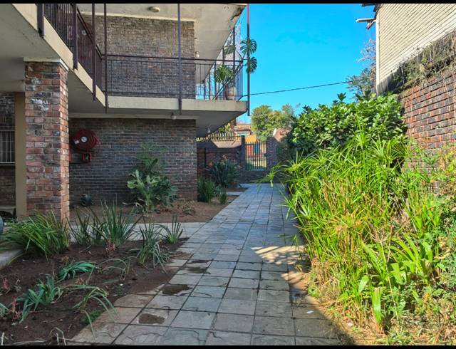 3 BEDROOM APARTMENT FOR SALE IN WINDSOR WEST